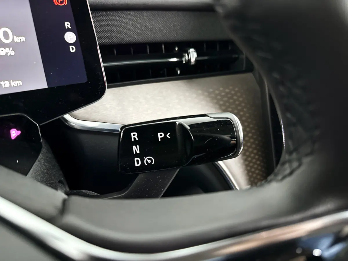 Twin Motor Performance Ultra 7p. 111 kWh | Panoramadak | 360° camera | Bowers & Wilkins | Head-up display | Luchtvering | Stoel- en Stuurverwarming | Matrix led | Trekhaak
