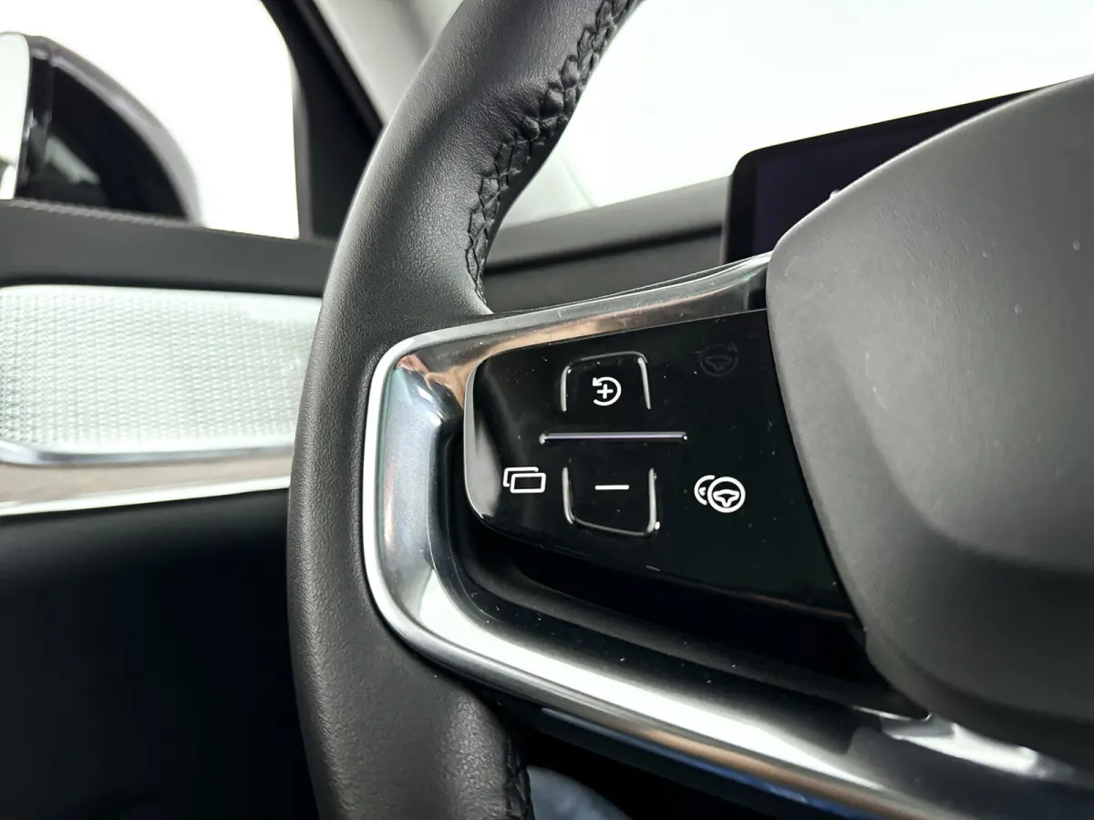 Twin Motor Performance Ultra 7p. 111 kWh | Panoramadak | 360° camera | Bowers & Wilkins | Head-up display | Luchtvering | Stoel- en Stuurverwarming | Matrix led | Trekhaak