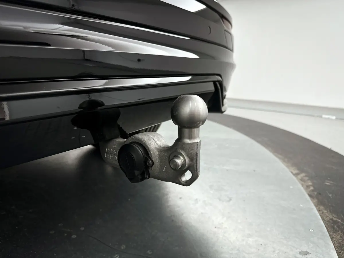 T6 Plug-in hybrid AWD Ultra Black Edition | Panoramadak | 360° camera | Luchtvering | Head-up display | Harman Kardon | Stoel- en Stuurverwarming