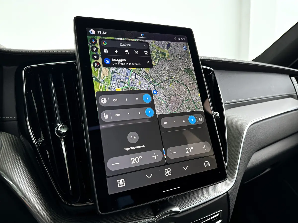 T6 Plug-in hybrid AWD Ultra Black Edition | Panoramadak | 360° camera | Luchtvering | Head-up display | Harman Kardon | Stoel- en Stuurverwarming