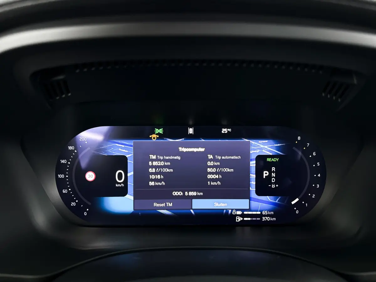 T6 Plug-in hybrid AWD Ultra Black Edition | Panoramadak | 360° camera | Luchtvering | Head-up display | Harman Kardon | Stoel- en Stuurverwarming