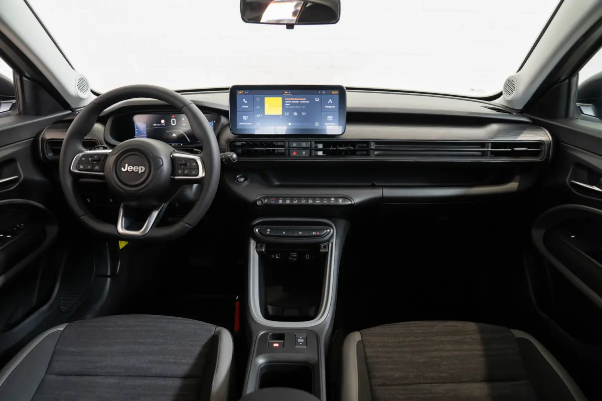 1.2 e-Hybrid Longitude | Navigatie | Apple Carplay & Android Auto | Parkeersensoren | Keyless | Lichtmetalen velgen |