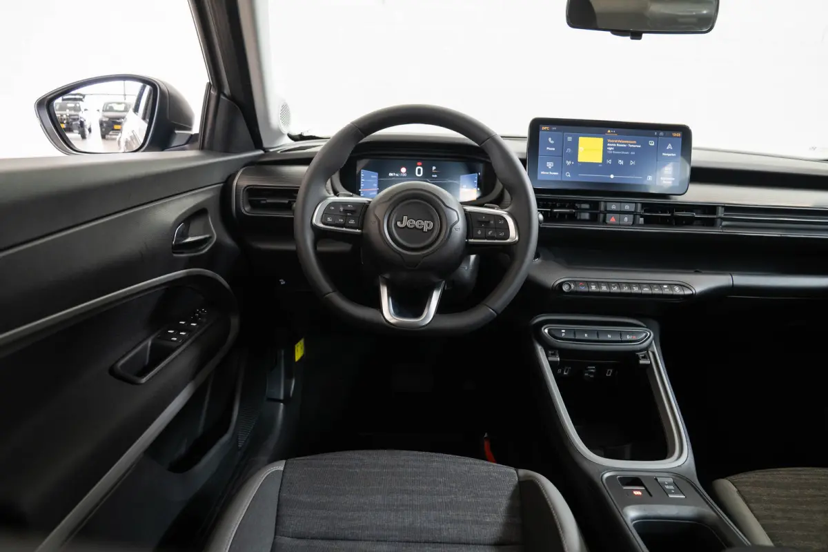 1.2 e-Hybrid Longitude | Navigatie | Apple Carplay & Android Auto | Parkeersensoren | Keyless | Lichtmetalen velgen |
