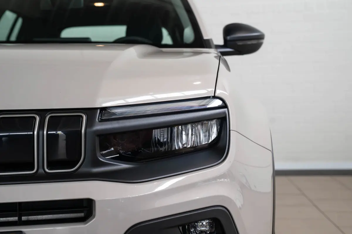 1.2 e-Hybrid Longitude | Navigatie | Apple Carplay & Android Auto | Parkeersensoren | Keyless | Lichtmetalen velgen |