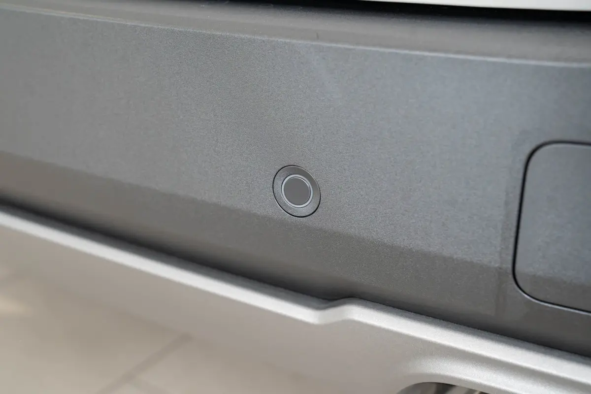 1.2 e-Hybrid Longitude | Navigatie | Apple Carplay & Android Auto | Parkeersensoren | Keyless | Lichtmetalen velgen |