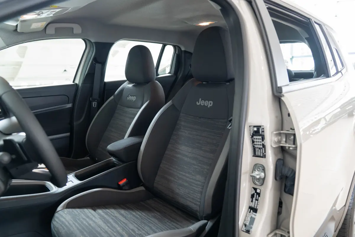 1.2 e-Hybrid Longitude | Navigatie | Apple Carplay & Android Auto | Parkeersensoren | Keyless | Lichtmetalen velgen |