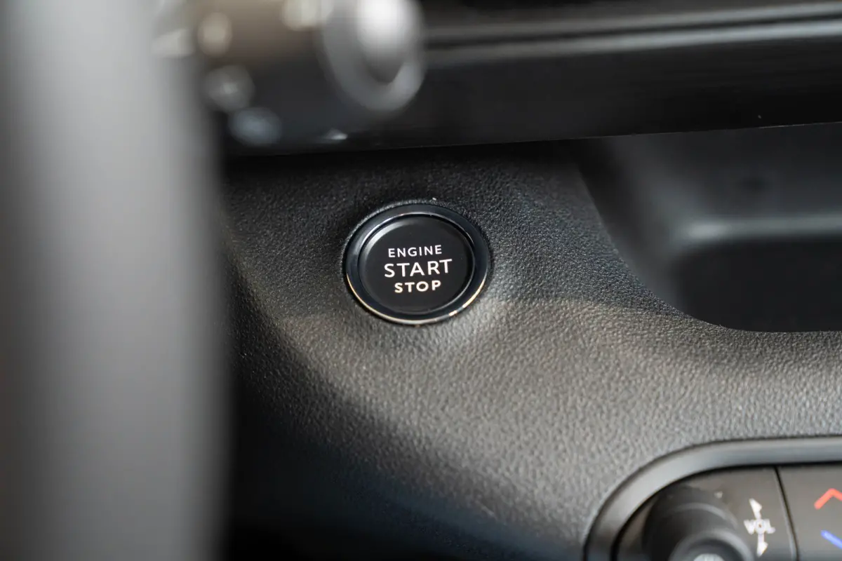 1.2 e-Hybrid Longitude | Navigatie | Apple Carplay & Android Auto | Parkeersensoren | Keyless | Lichtmetalen velgen |