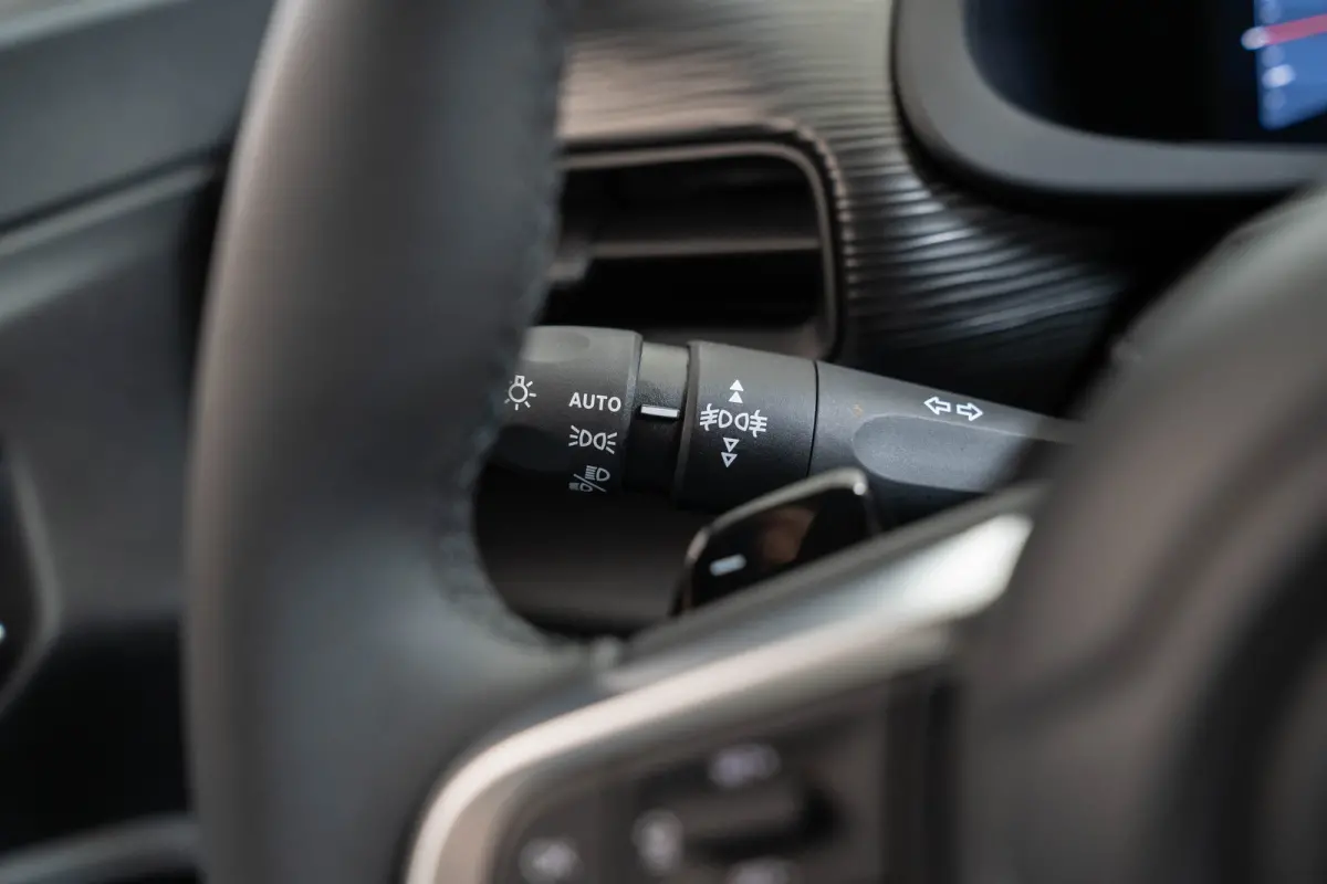 1.2 e-Hybrid Longitude | Navigatie | Apple Carplay & Android Auto | Parkeersensoren | Keyless | Lichtmetalen velgen |