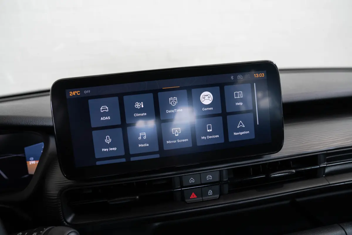 1.2 e-Hybrid Longitude | Navigatie | Apple Carplay & Android Auto | Parkeersensoren | Keyless | Lichtmetalen velgen |