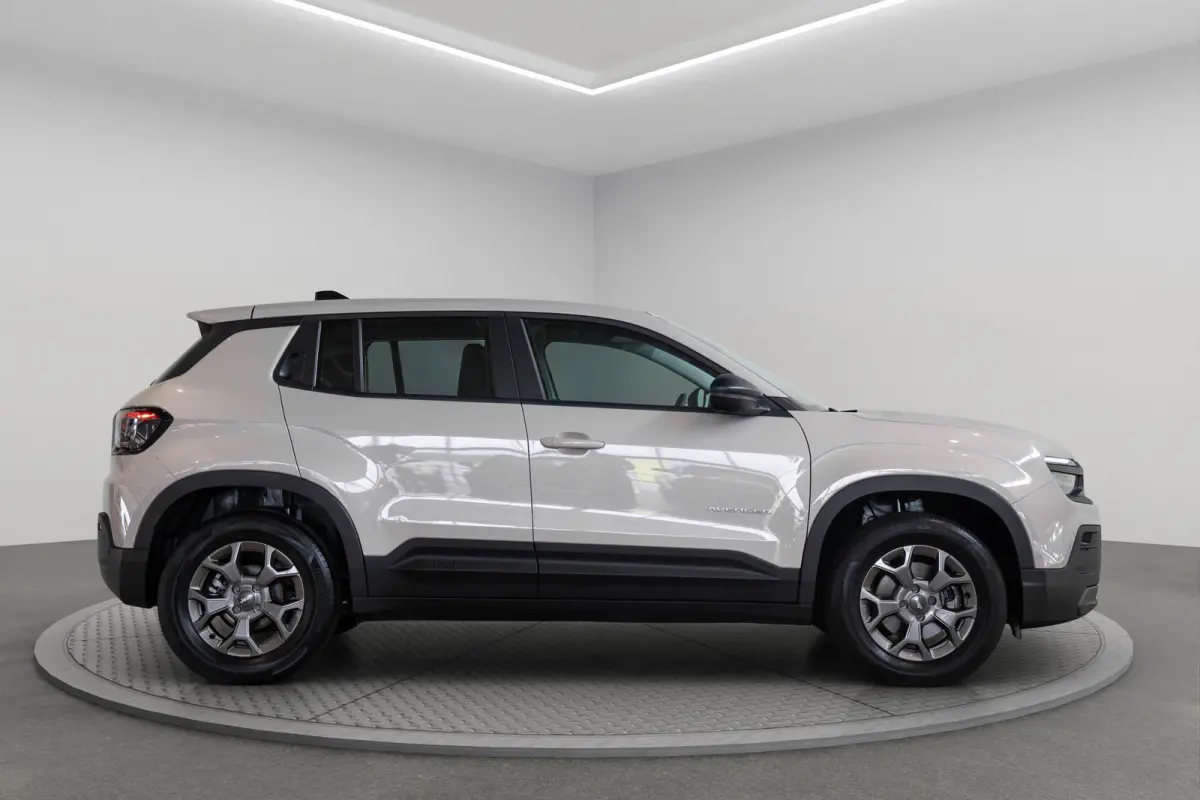 1.2 e-Hybrid Longitude | Navigatie | Apple Carplay & Android Auto | Parkeersensoren | Keyless | Lichtmetalen velgen |