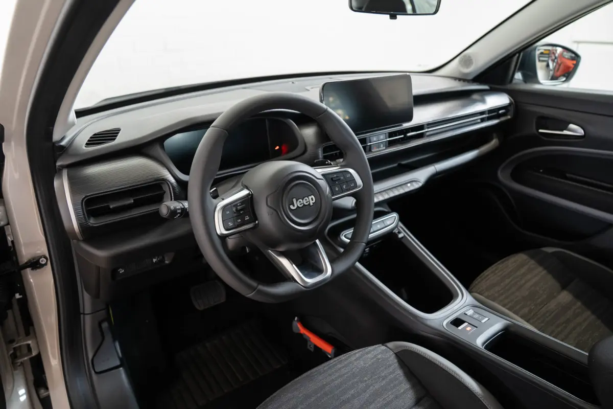 1.2 e-Hybrid Longitude | Navigatie | Apple Carplay & Android Auto | Parkeersensoren | Keyless | Lichtmetalen velgen |