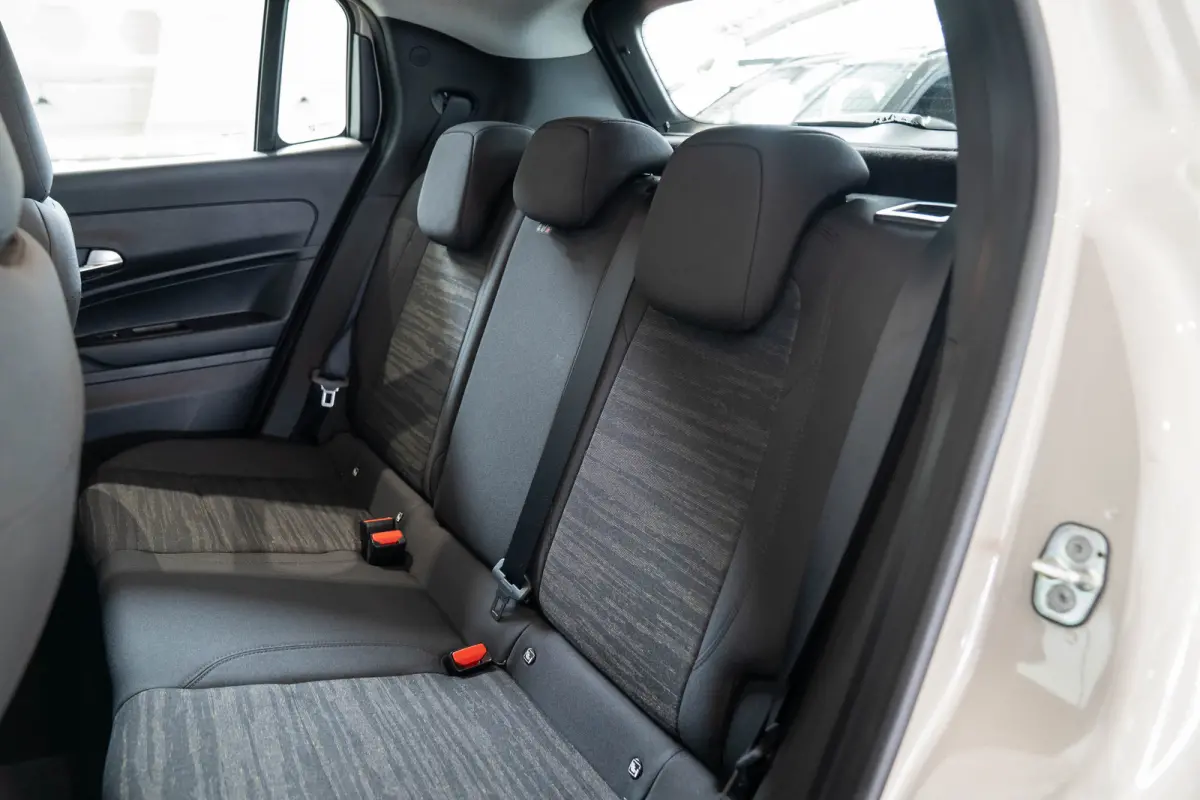 1.2 e-Hybrid Longitude | Navigatie | Apple Carplay & Android Auto | Parkeersensoren | Keyless | Lichtmetalen velgen |