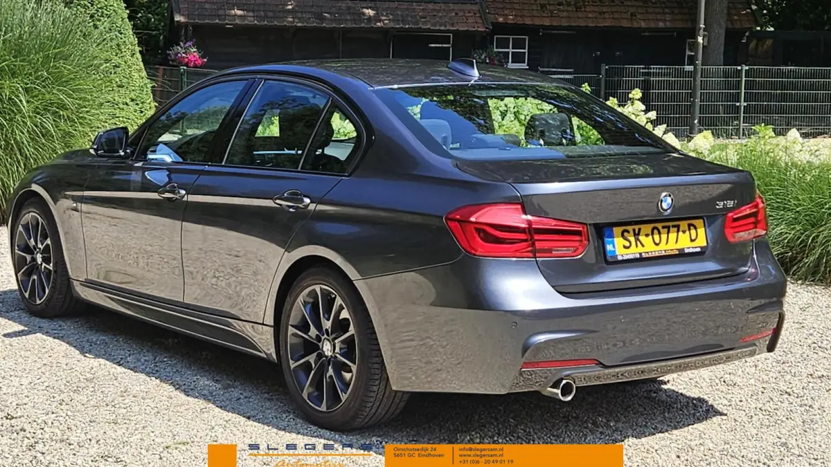 318i Centennial High Executive M Sport black line