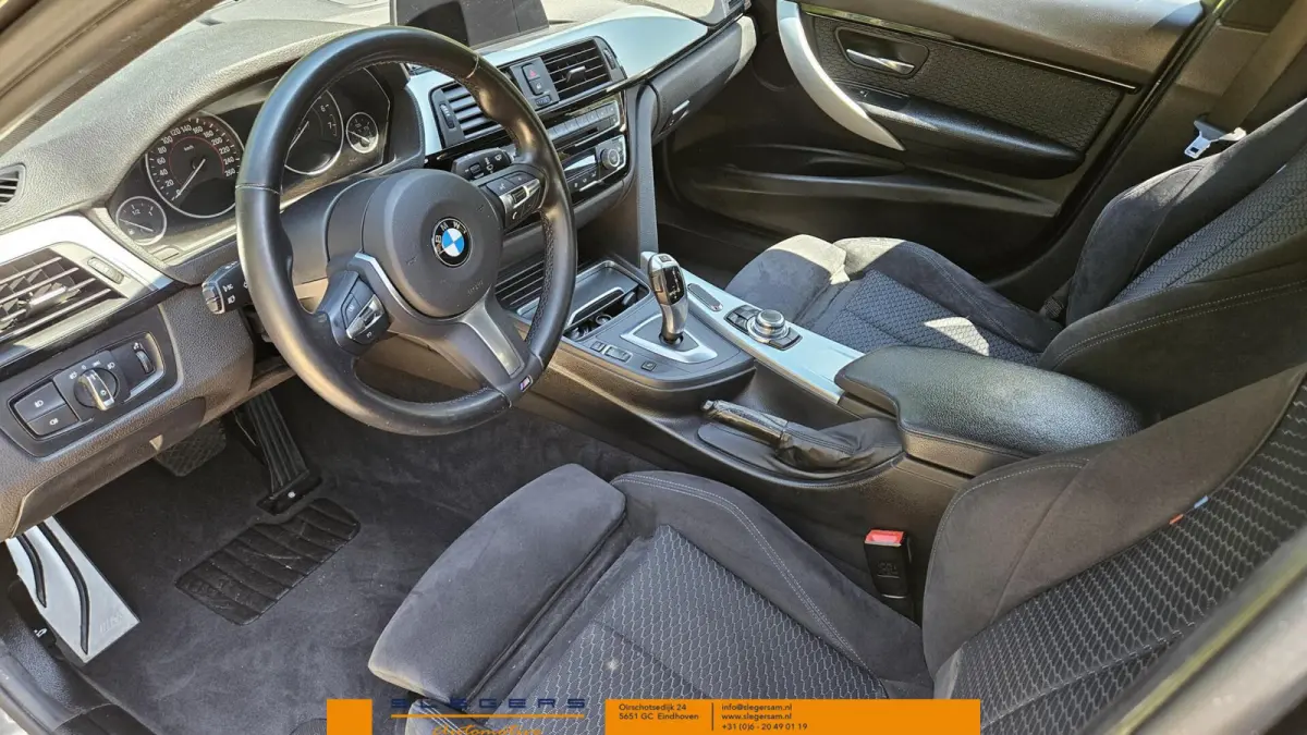 318i Centennial High Executive M Sport black line