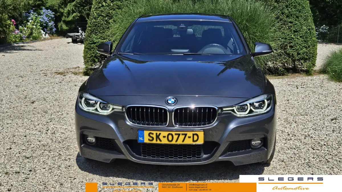 318i Centennial High Executive M Sport black line