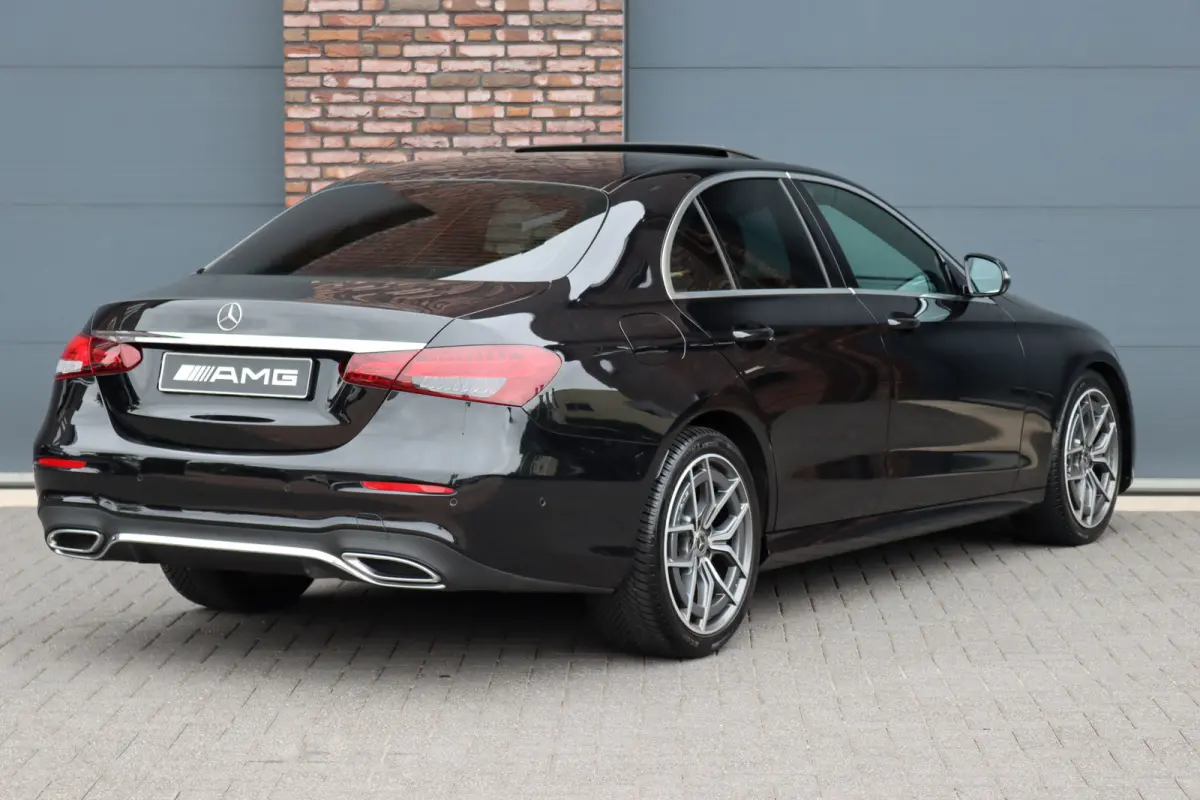 220 d AMG Line | Schuifdak | Dodehoekassistent | Camera | Augmented Reality | Sfeerverlichting | Stoelverwarming | High Perf. LED |