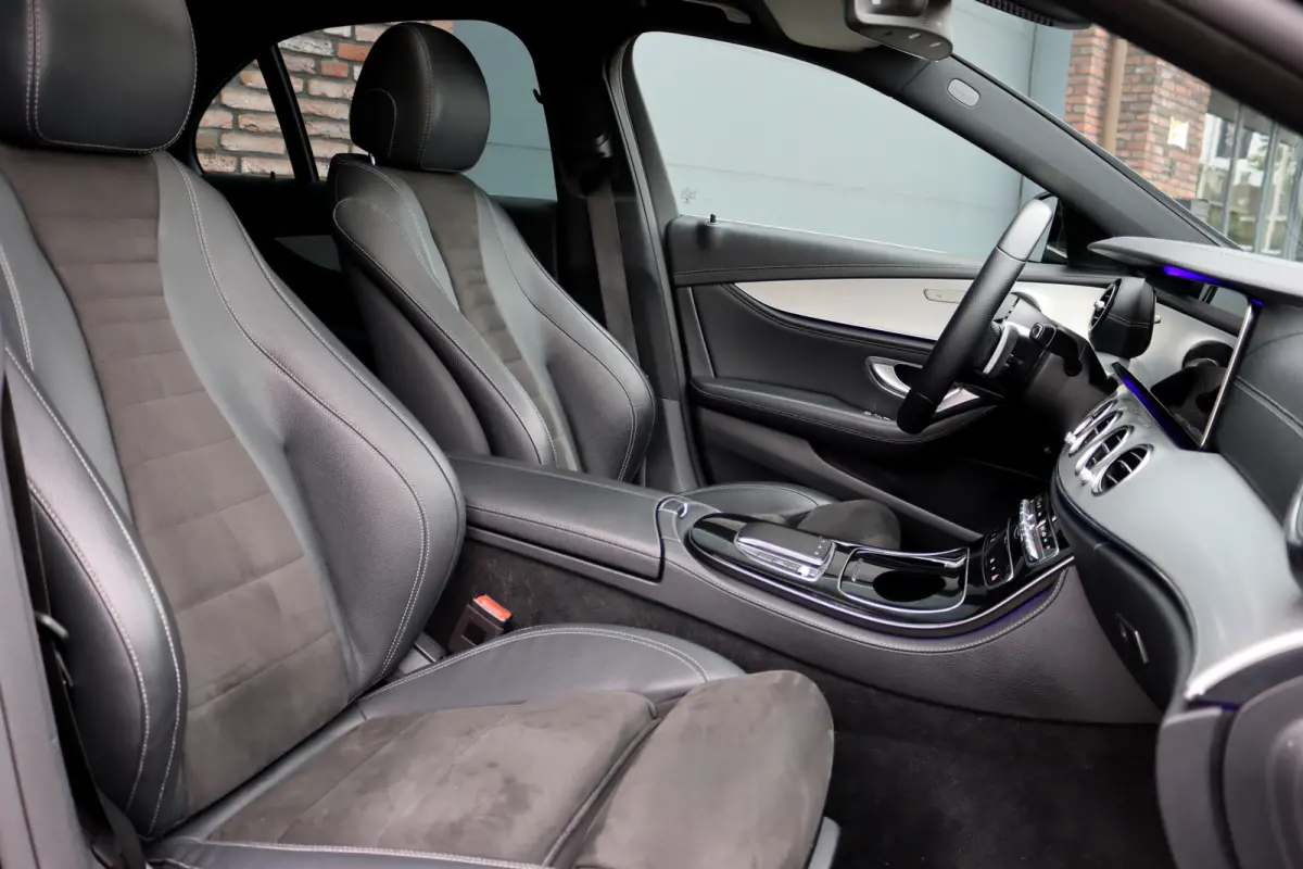 220 d AMG Line | Schuifdak | Dodehoekassistent | Camera | Augmented Reality | Sfeerverlichting | Stoelverwarming | High Perf. LED |