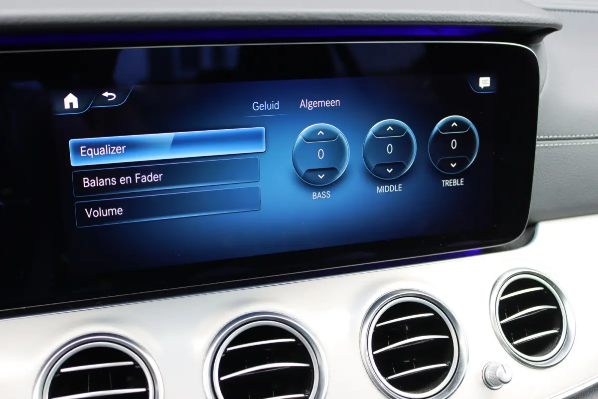 220 d AMG Line | Schuifdak | Dodehoekassistent | Camera | Augmented Reality | Sfeerverlichting | Stoelverwarming | High Perf. LED |