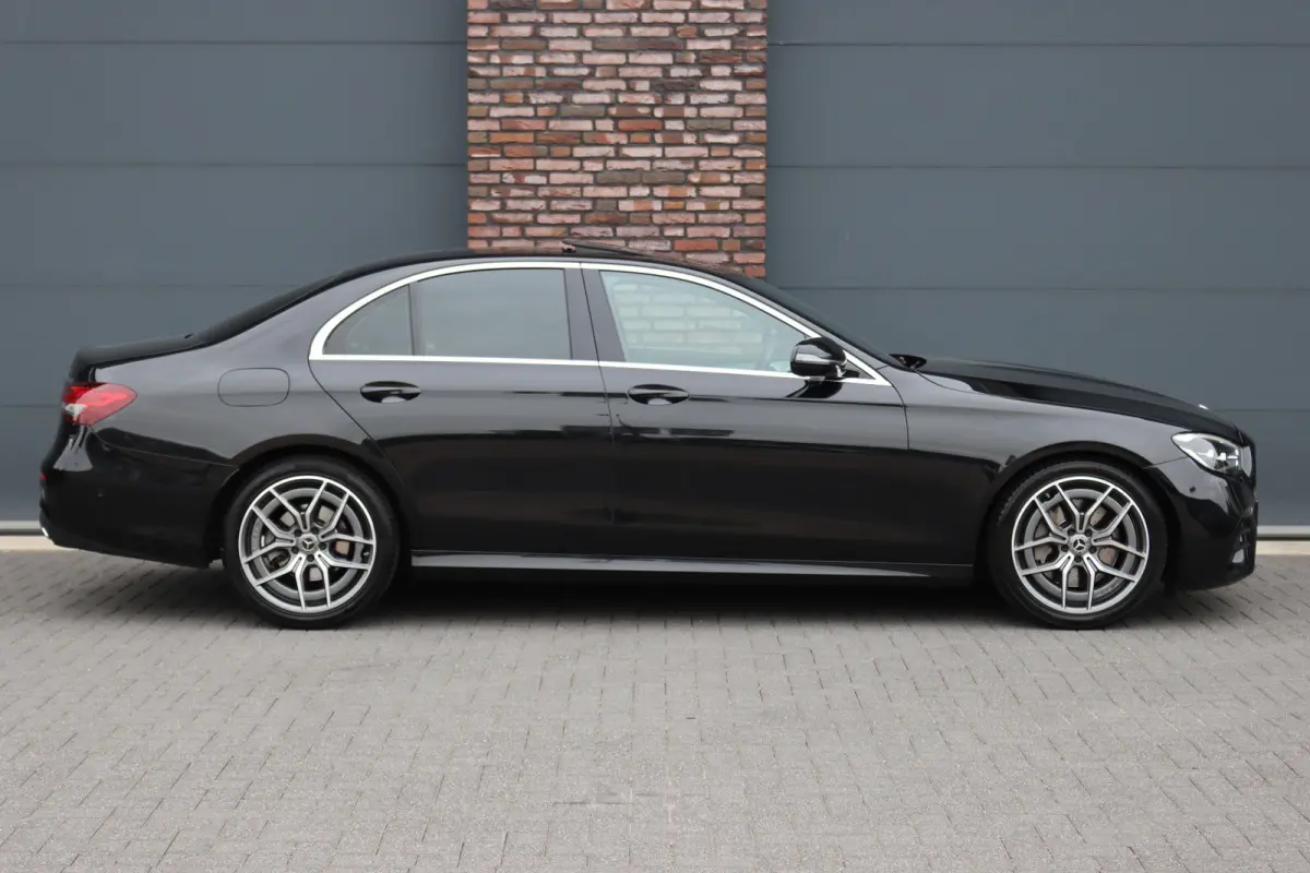 220 d AMG Line | Schuifdak | Dodehoekassistent | Camera | Augmented Reality | Sfeerverlichting | Stoelverwarming | High Perf. LED |