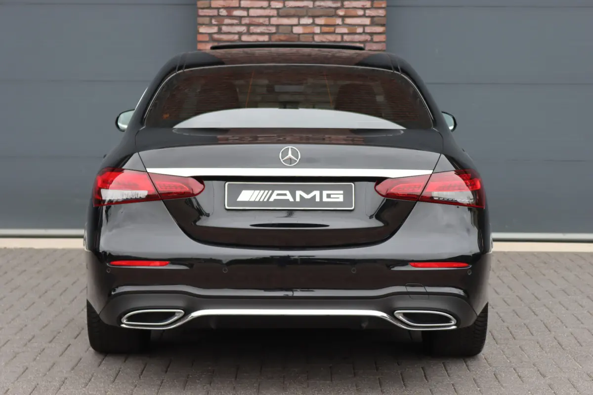 220 d AMG Line | Schuifdak | Dodehoekassistent | Camera | Augmented Reality | Sfeerverlichting | Stoelverwarming | High Perf. LED |