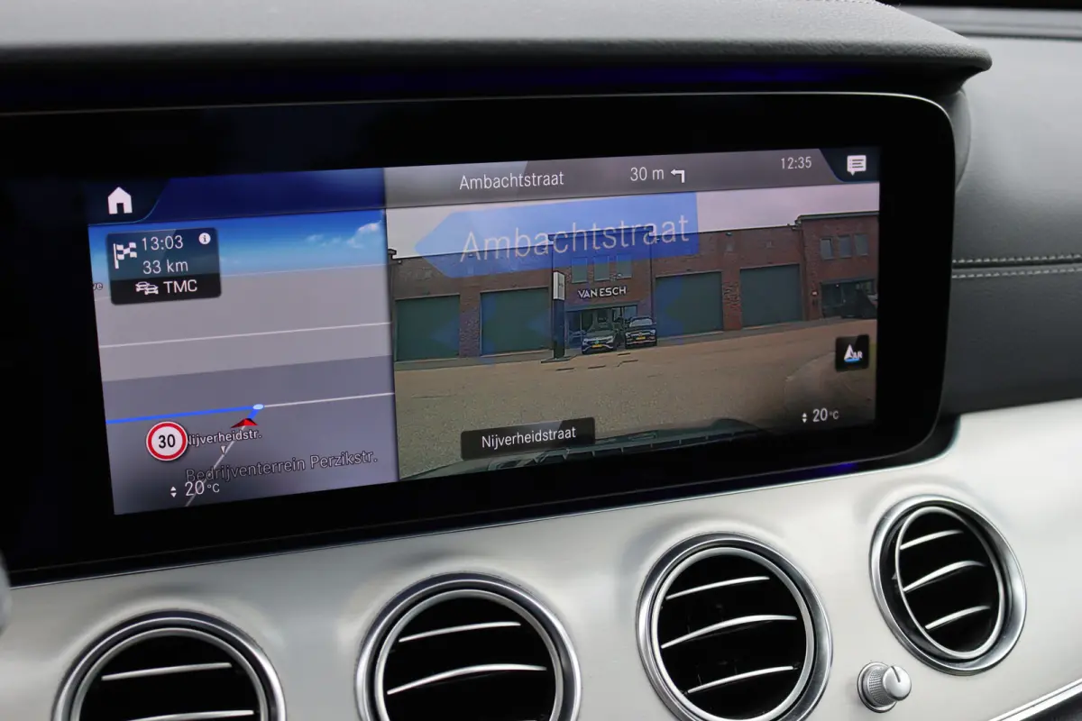 220 d AMG Line | Schuifdak | Dodehoekassistent | Camera | Augmented Reality | Sfeerverlichting | Stoelverwarming | High Perf. LED |