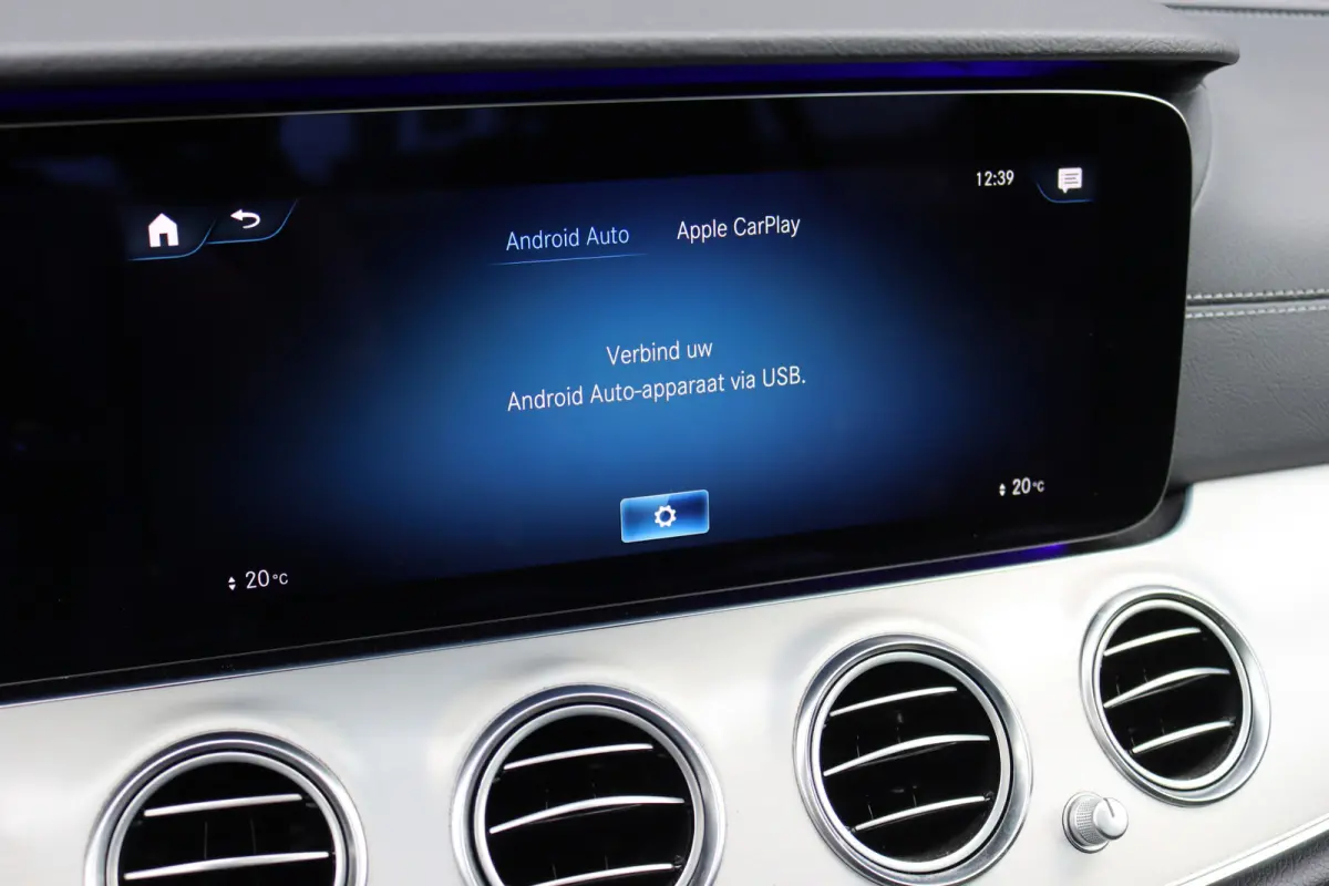 220 d AMG Line | Schuifdak | Dodehoekassistent | Camera | Augmented Reality | Sfeerverlichting | Stoelverwarming | High Perf. LED |