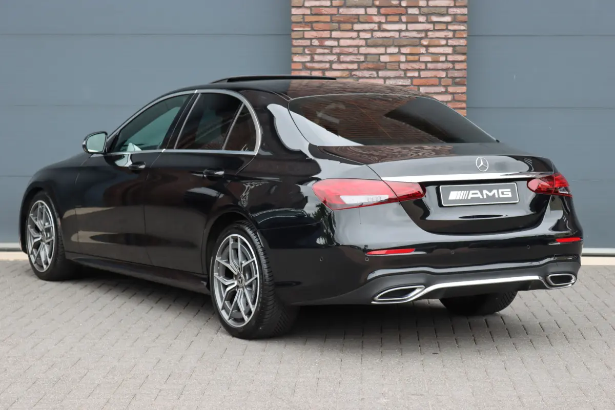 220 d AMG Line | Schuifdak | Dodehoekassistent | Camera | Augmented Reality | Sfeerverlichting | Stoelverwarming | High Perf. LED |