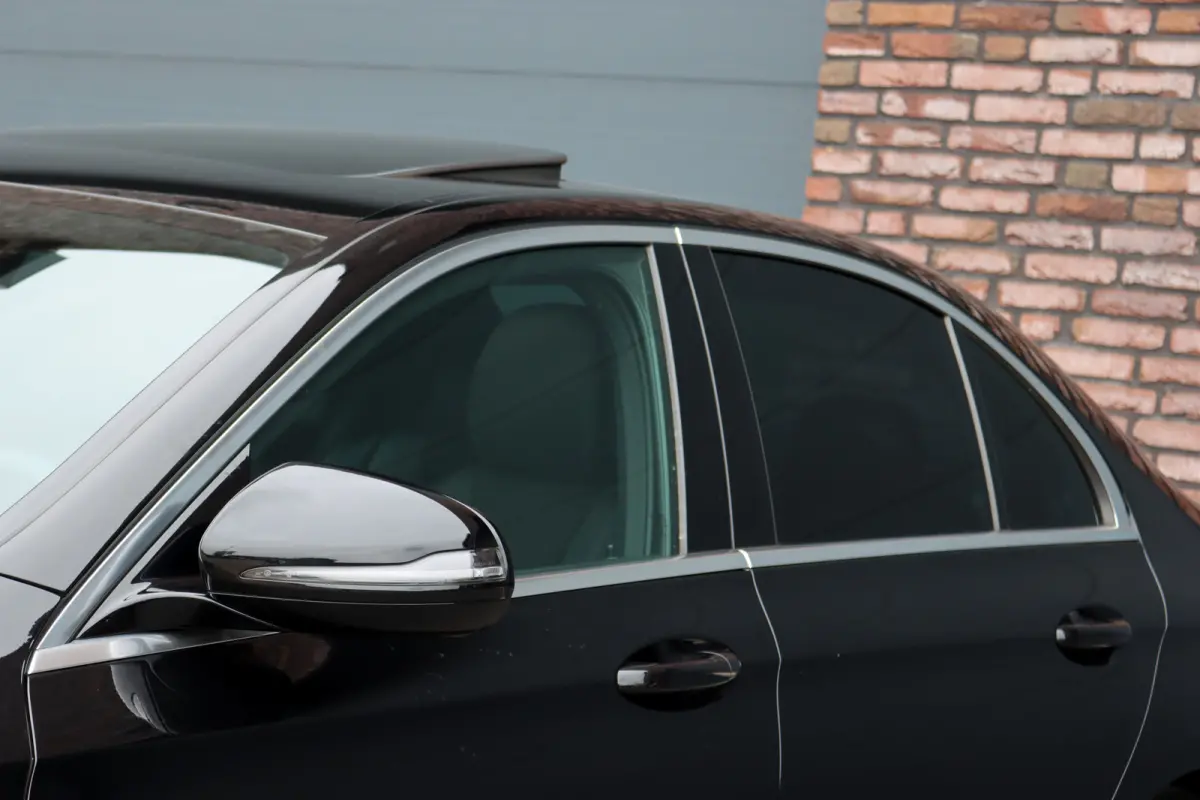 220 d AMG Line | Schuifdak | Dodehoekassistent | Camera | Augmented Reality | Sfeerverlichting | Stoelverwarming | High Perf. LED |