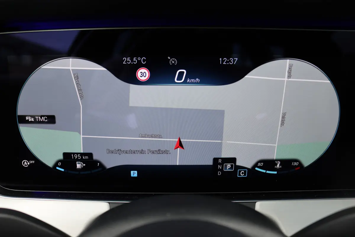 220 d AMG Line | Schuifdak | Dodehoekassistent | Camera | Augmented Reality | Sfeerverlichting | Stoelverwarming | High Perf. LED |