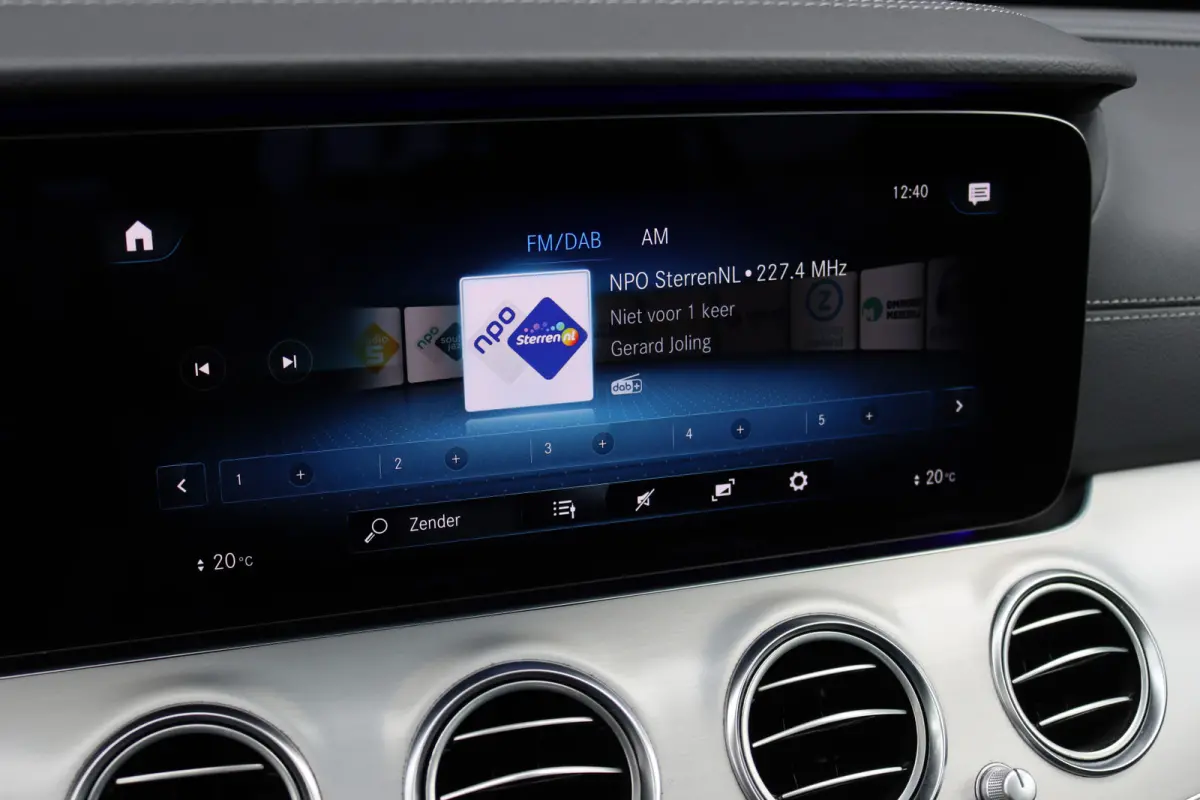 220 d AMG Line | Schuifdak | Dodehoekassistent | Camera | Augmented Reality | Sfeerverlichting | Stoelverwarming | High Perf. LED |