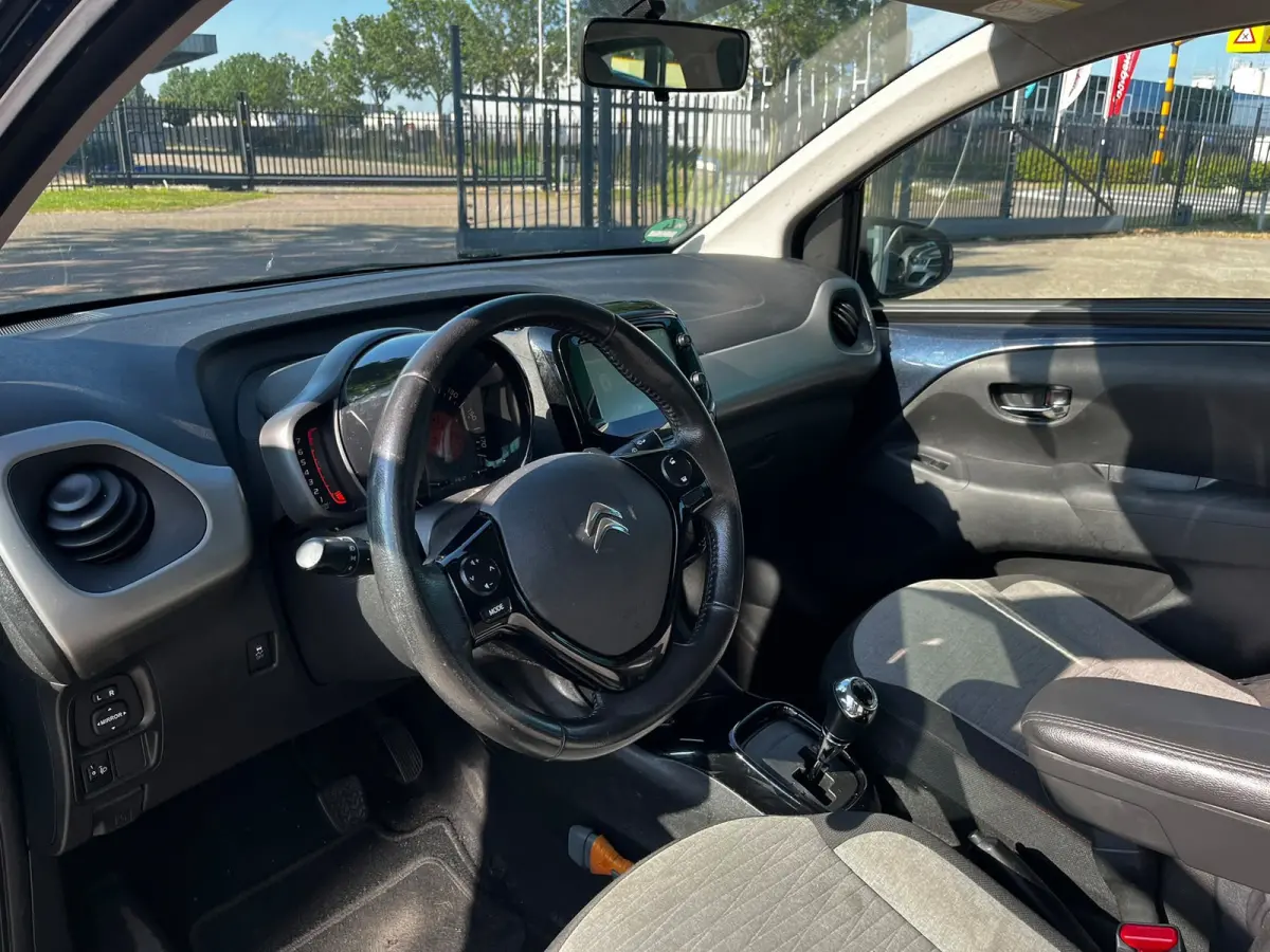 1.0 VTi Shine AUTOMAAT! (Achteruitrijcamera, StoelVerwarming, 5-Deurs, NL-auto, Goed onderhoud, ETC!)