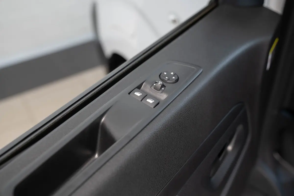 Electric L3 75 kWh | Camera | Navigatie | Parkeersensoren | Cruise Controle | Airco | Apple Carplay & Android Auto |