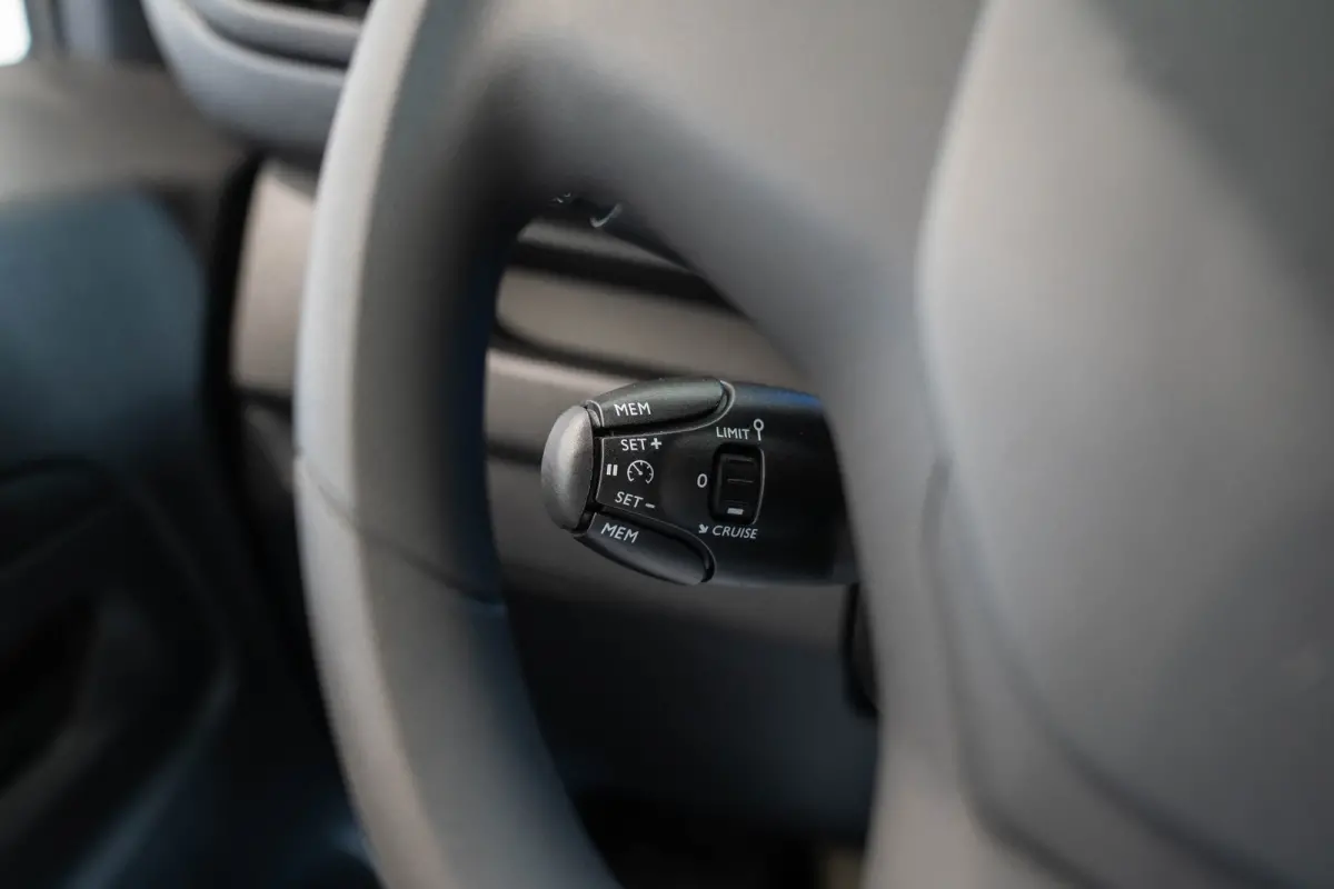 Electric L3 75 kWh | Camera | Navigatie | Parkeersensoren | Cruise Controle | Airco | Apple Carplay & Android Auto |