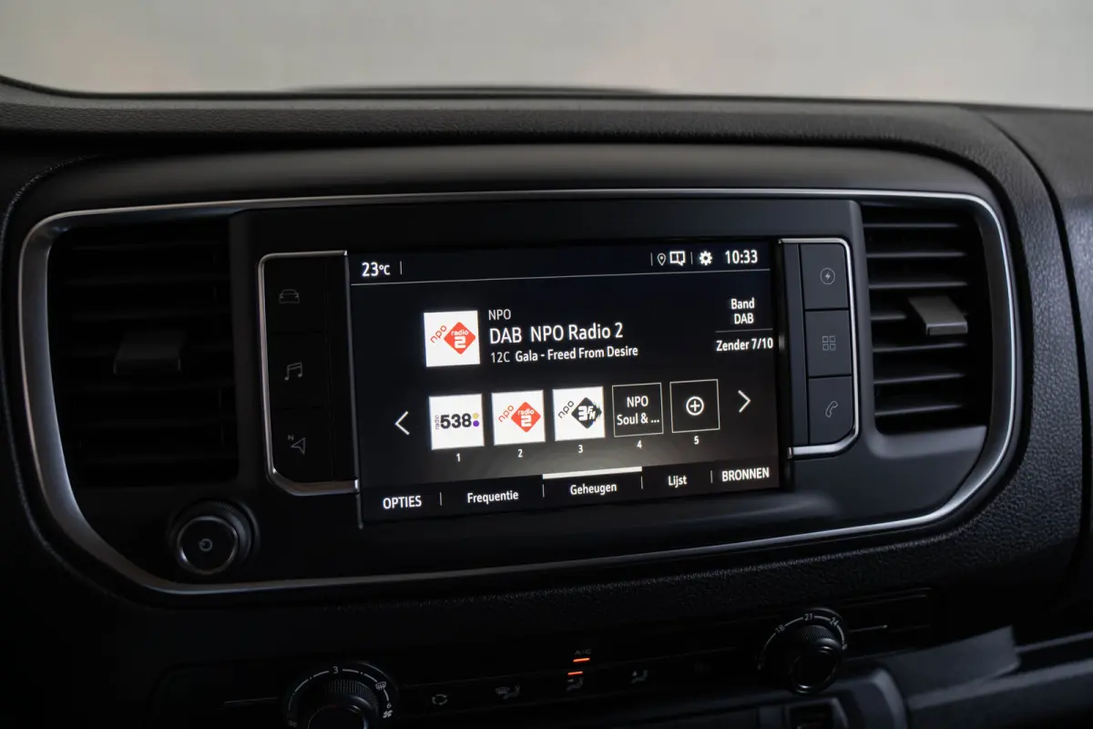 Electric L3 75 kWh | Camera | Navigatie | Parkeersensoren | Cruise Controle | Airco | Apple Carplay & Android Auto |