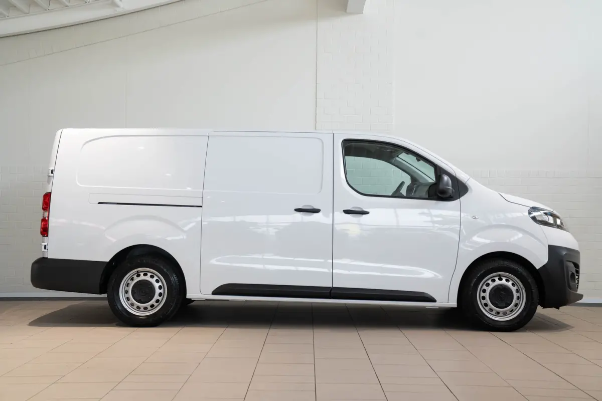 Electric L3 75 kWh | Navigatie | Parkeersensoren | Cruise Controle | Airco | Apple Carplay & Android Auto |