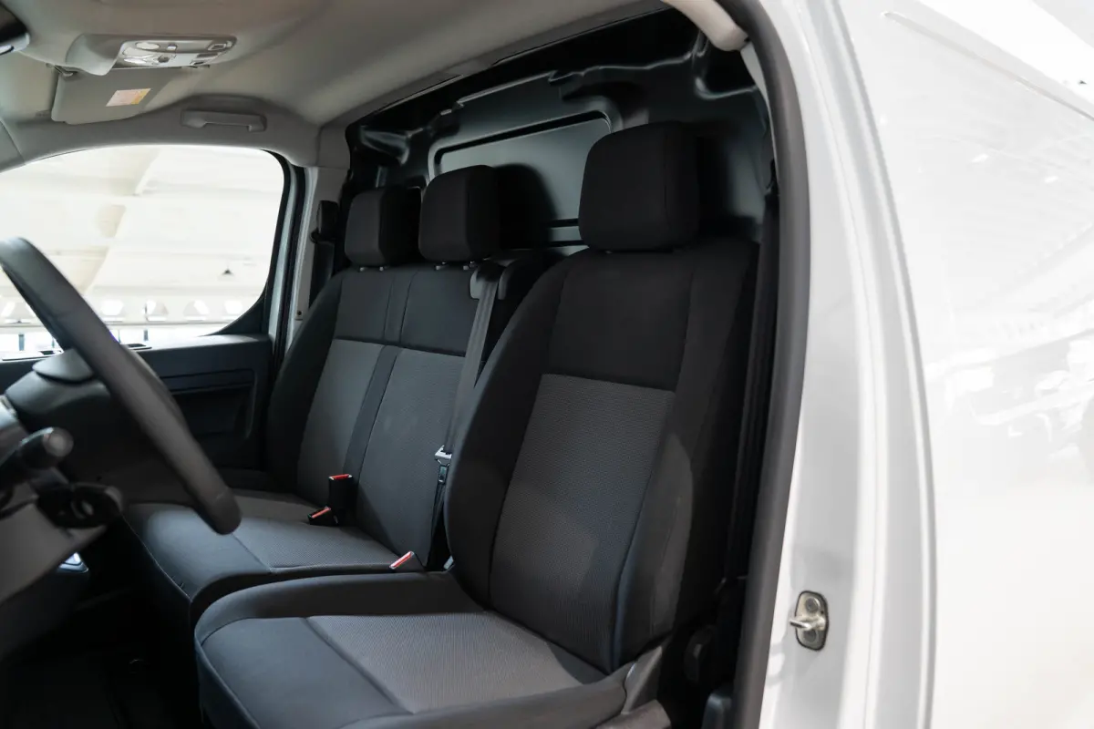 Electric L3 75 kWh | Camera | Navigatie | Parkeersensoren | Cruise Controle | Airco | Apple Carplay & Android Auto |
