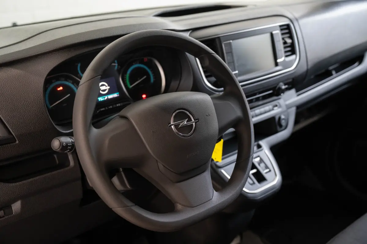 Electric L3 75 kWh | Camera | Navigatie | Parkeersensoren | Cruise Controle | Airco | Apple Carplay & Android Auto |