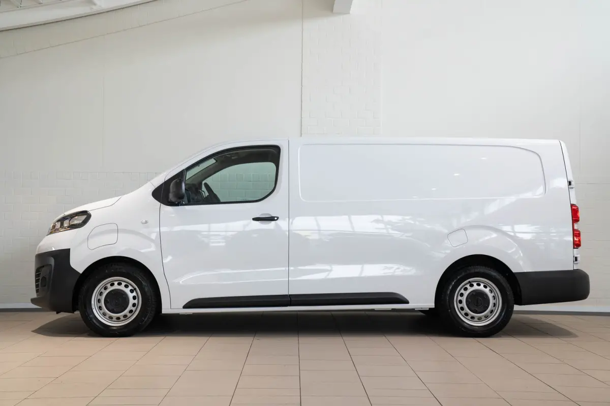 Electric L3 75 kWh | Navigatie | Parkeersensoren | Cruise Controle | Airco | Apple Carplay & Android Auto |