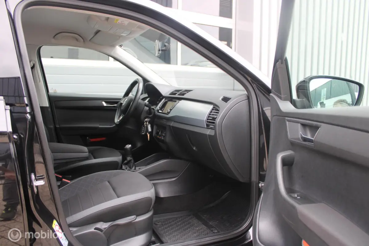 1.0 TSI Ambition 1e Eigenaar NL Auto | Airco | Cruise |Apple Carplay/Android Auto | Navigatie | Parkeersensoren.