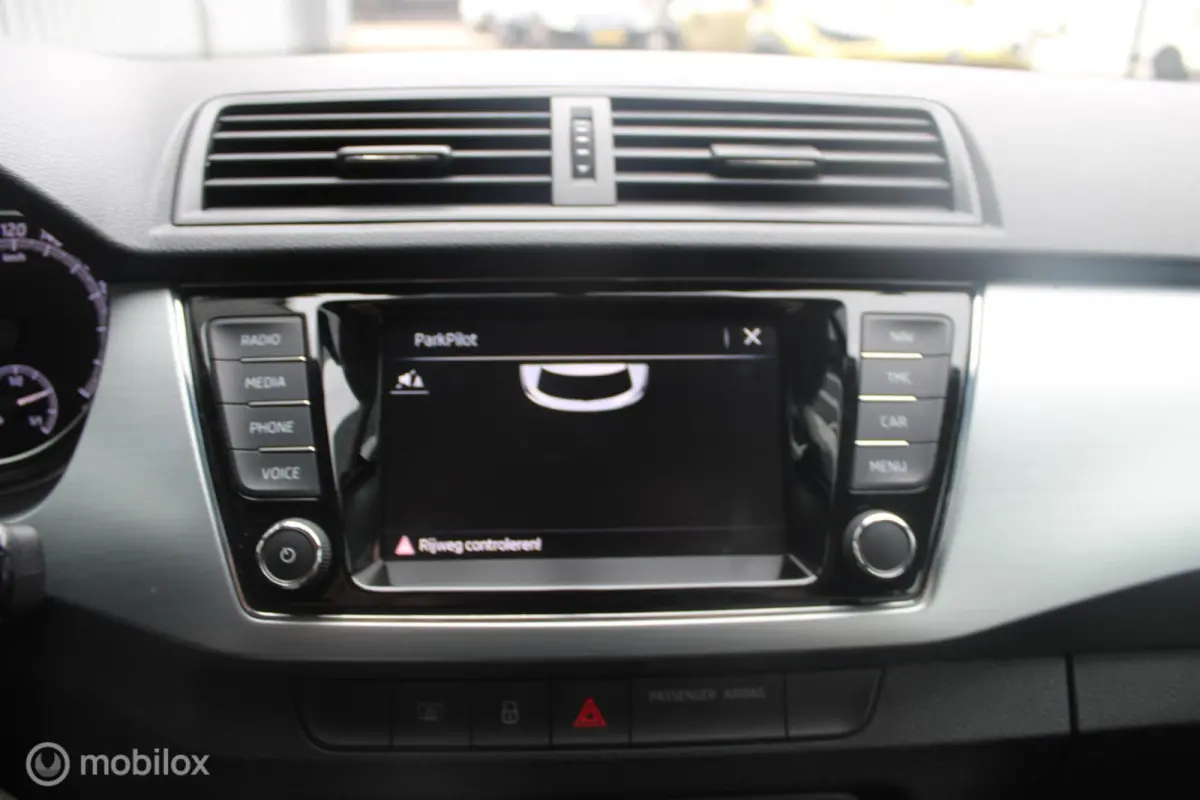1.0 TSI Ambition 1e Eigenaar NL Auto | Airco | Cruise |Apple Carplay/Android Auto | Navigatie | Parkeersensoren.