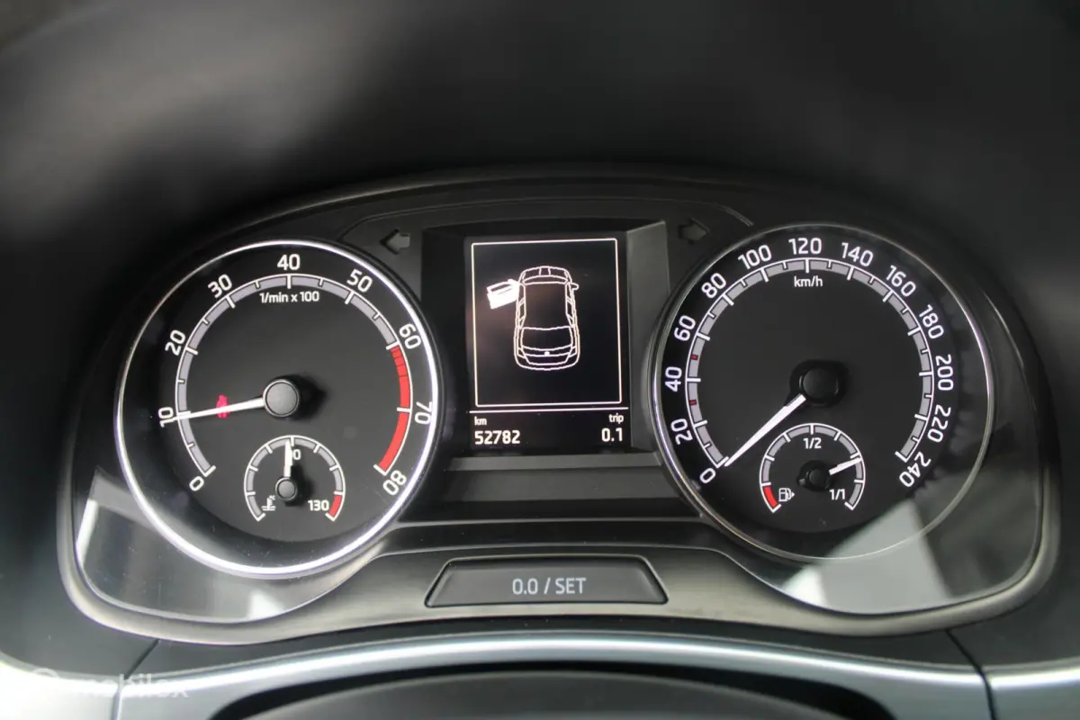 1.0 TSI Ambition 1e Eigenaar NL Auto | Airco | Cruise |Apple Carplay/Android Auto | Navigatie | Parkeersensoren.