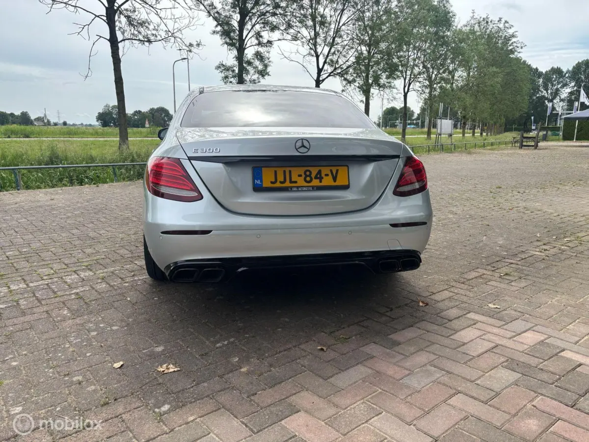 300 Sport Edition