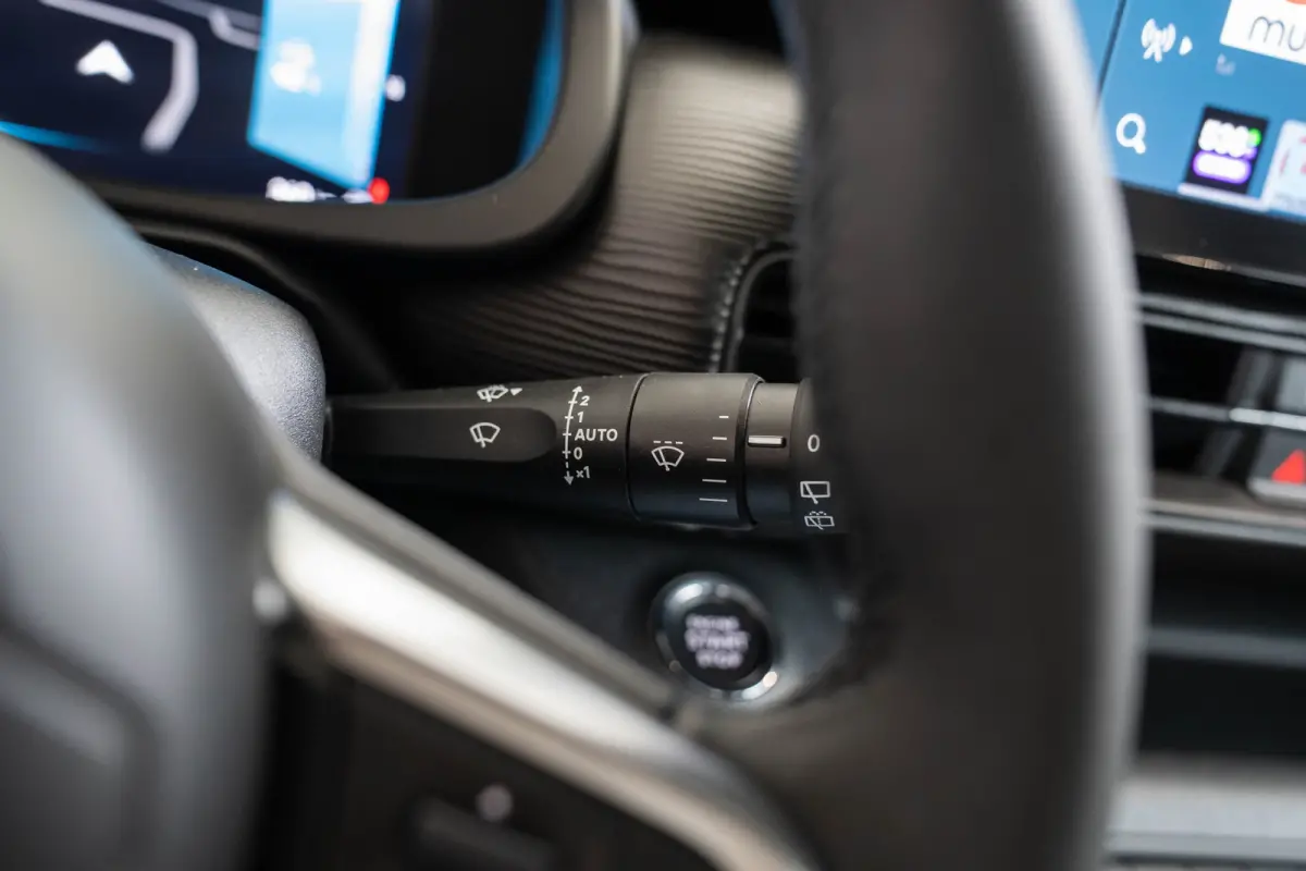Business Edition 54 kWh | Camera | Navigatie | Verwarmde Stoelen en Voorraam | Keyless | Apple Carplay & Android Auto | Climate Controle |