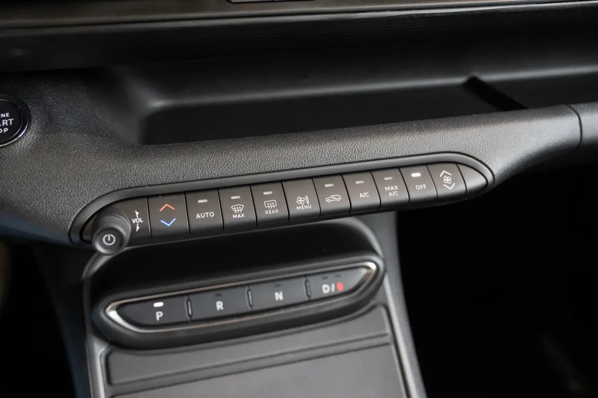 Business Edition 54 kWh | Camera | Navigatie | Verwarmde Stoelen en Voorraam | Keyless | Apple Carplay & Android Auto | Climate Controle |