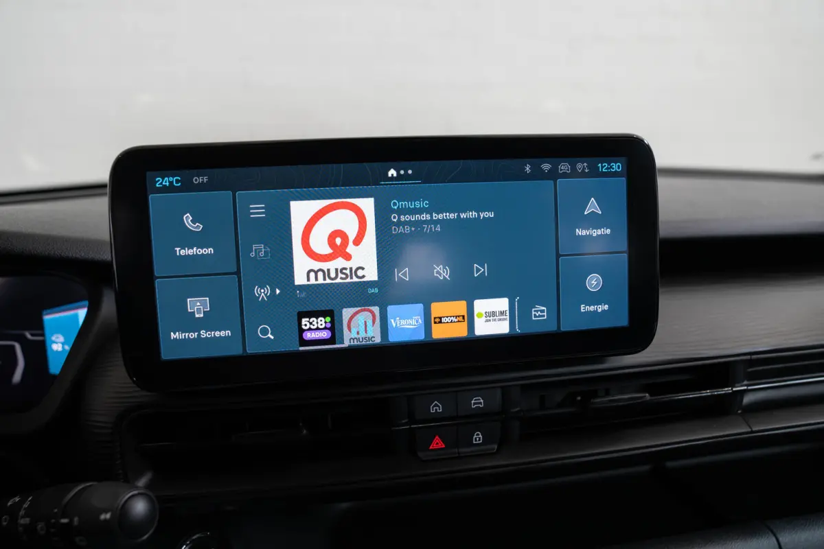 Business Edition 54 kWh | Camera | Navigatie | Verwarmde Stoelen en Voorraam | Keyless | Apple Carplay & Android Auto | Climate Controle |