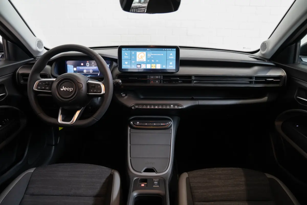 Business Edition 54 kWh | Camera | Navigatie | Verwarmde Stoelen en Voorraam | Keyless | Apple Carplay & Android Auto | Climate Controle |