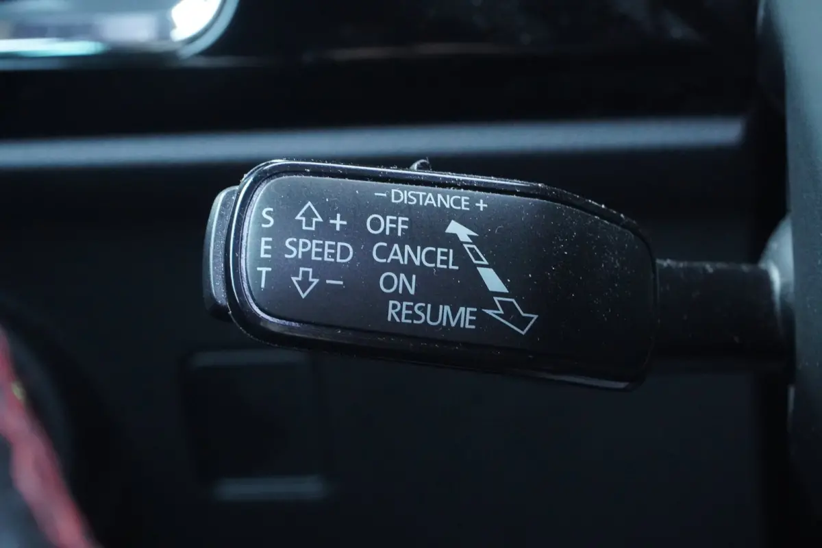 1.5 TSI Xcellence Business Intense FR + Vitrual+Led+Navi+Camera+Leder= SUPER !!
