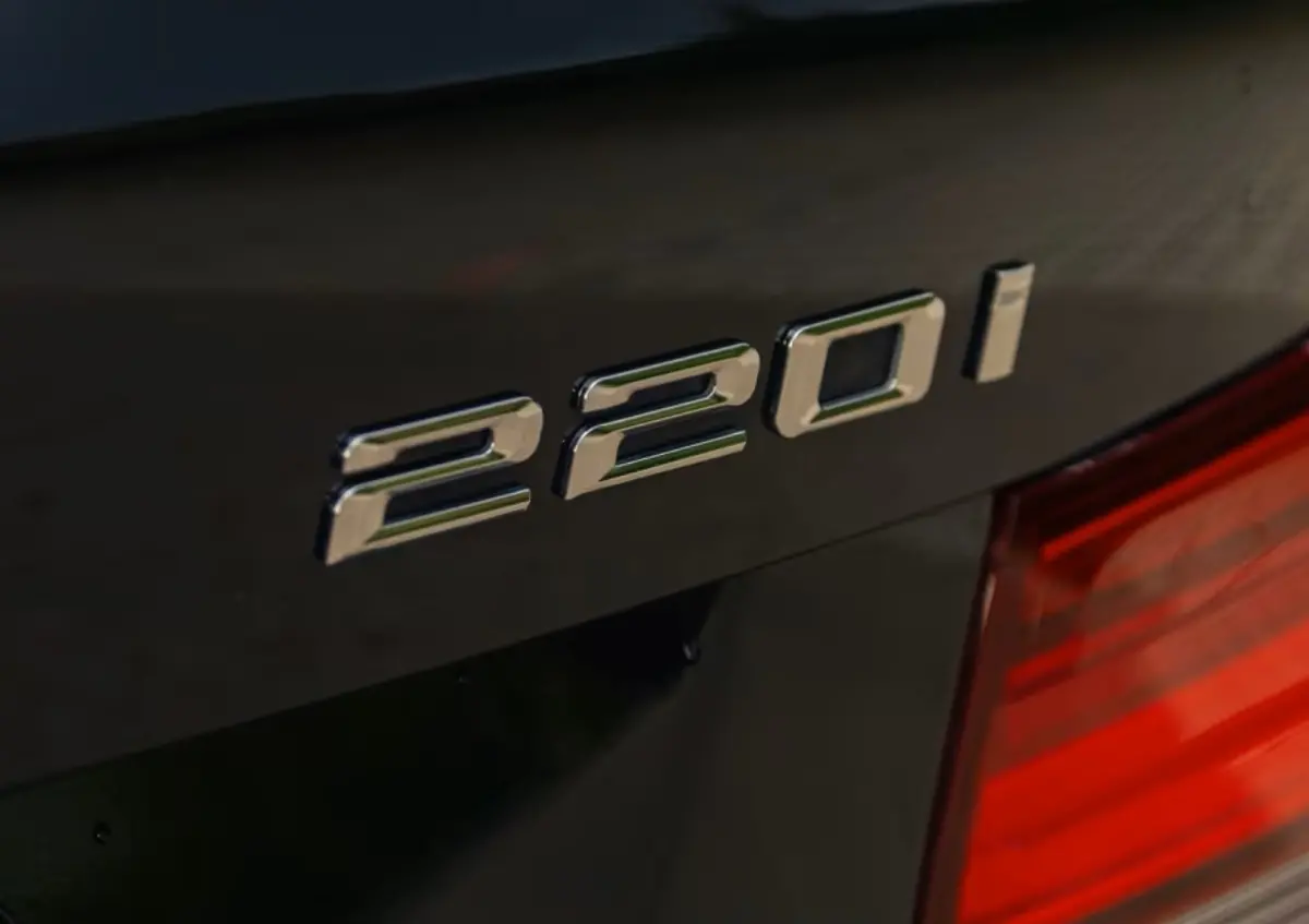 220iA EDITION-2 ** LED, COGNAC LEDER, NAVI, CAMERA, 17-inch LMV ** 1e EIG - UNFALLFREI  ** ** INFORMEER OOK NAAR ONZE AANTREKKELIJKE FINANCIAL-LEASE TARIEVEN **