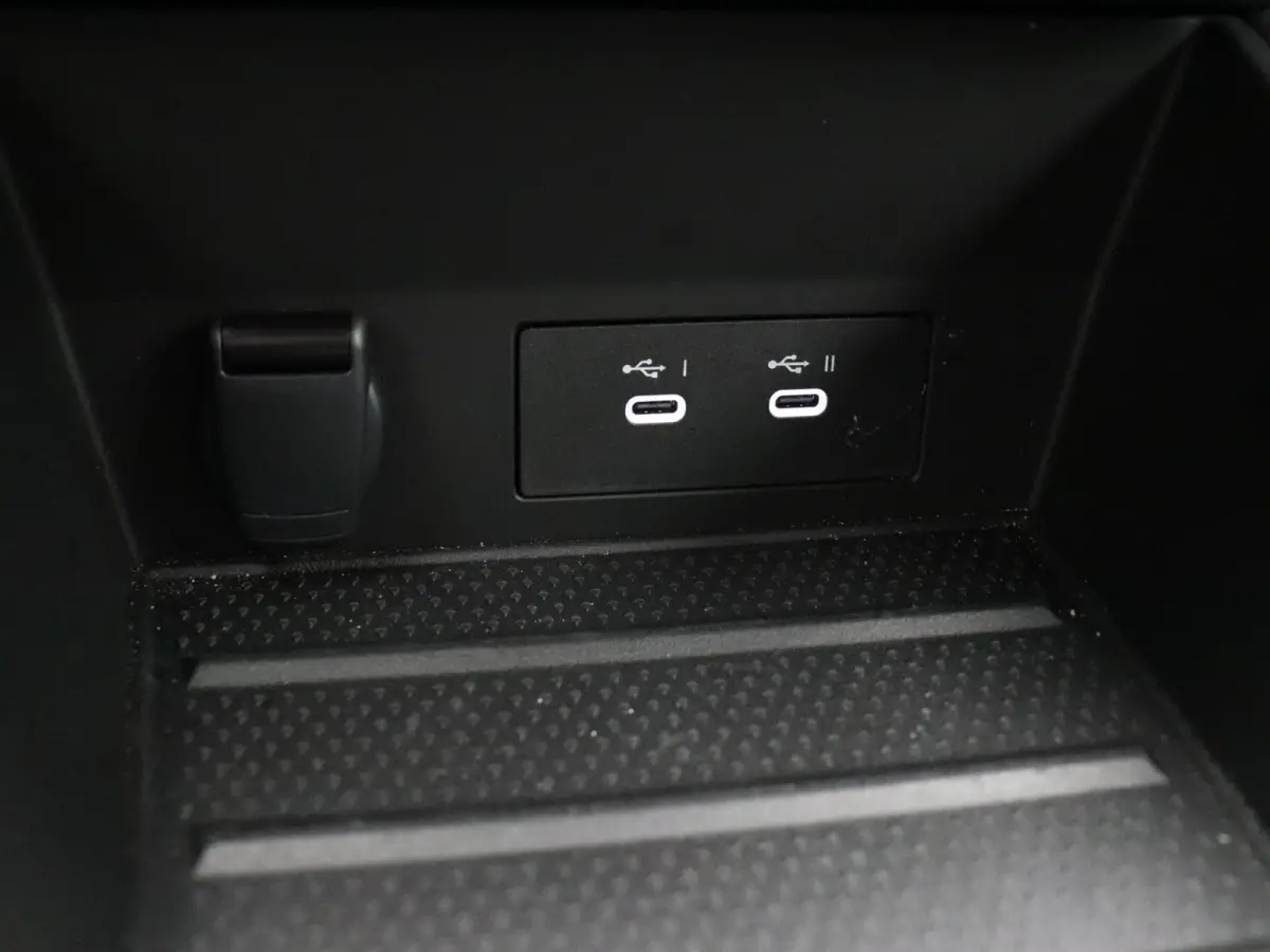 E-Tech full hybrid 160pk techno | Vijf jaar garantie | Apple carplay | Achteruitrijcamera | Parkeersensoren |