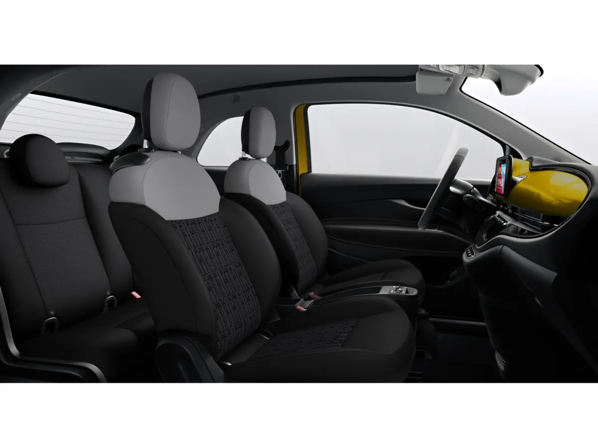 ICON | 10,25" touchscreen radio met Bluetooth, DAB & USB | Automatische airconditioning | Isofix bevestigingspunten op de achterstoelen